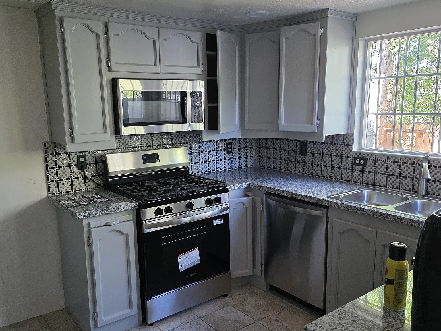 Riverport Cir, Sacramento — Photo 4