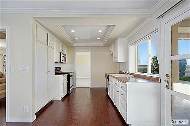 2nd image of 1865 Parkview Cir