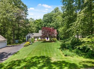 137 Airline Rd, Clinton, CT 06413