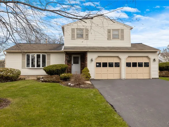 6137 Ridgecrest Dr, North Syracuse, NY 13212