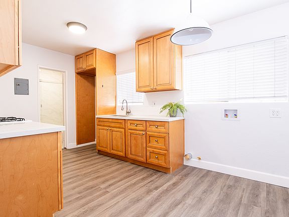 4th image of 11410 Cedar Ave APT A