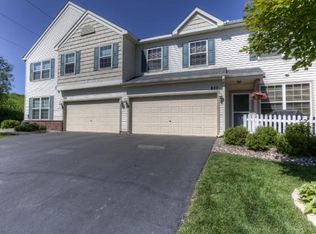 827 Braunworth Ct, Chaska, MN 55318