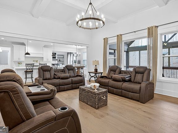 2nd image of 105 Fox Ct