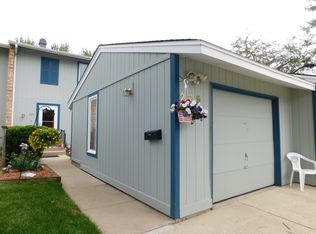229 Oakwood Ln, Bloomingdale, IL 60108