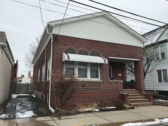 2nd image of 240 Lincoln Pl