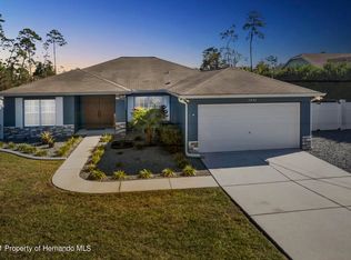 7032 Oregon Chickadee Rd, Weeki Wachee, FL 34613