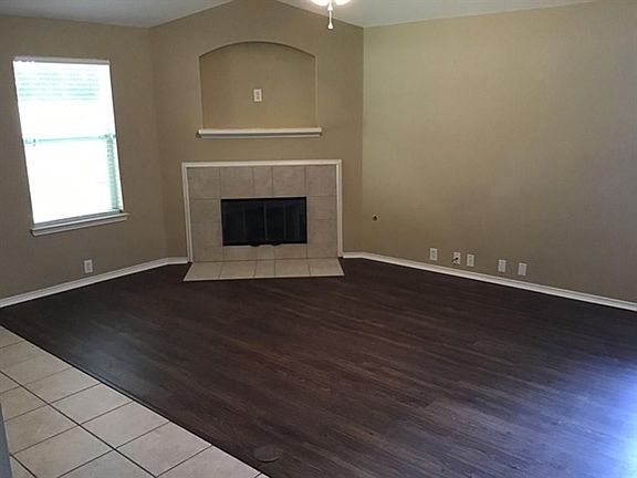 2nd image of 10107 Antelope Aly