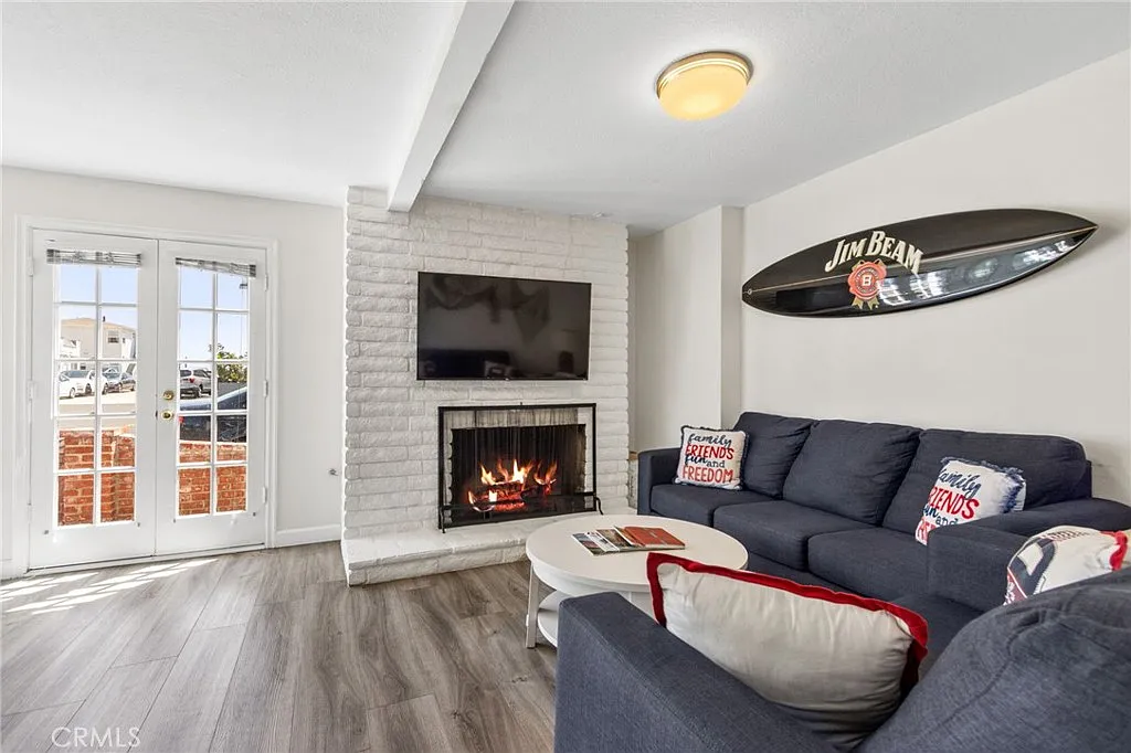 3 bed, 1200 sqft, $6,500 — Photo 4