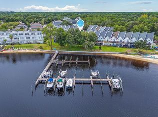 7204 Majestic Blvd, Navarre, FL 32566