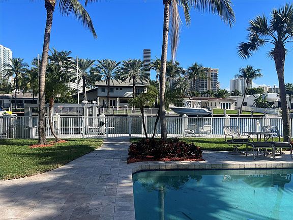 3rd image of 519 Hibiscus Drive