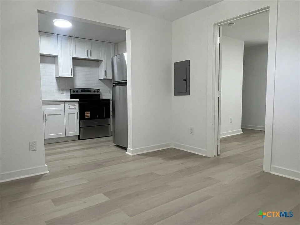 Building Photo - 201 Lowery Dr #102