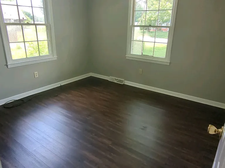 2517 Thoroughbred Dr — Photo 5