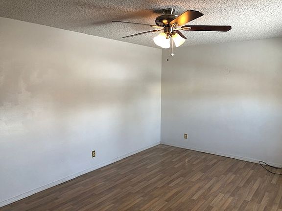 4th image of 1575 S Riverbend Dr