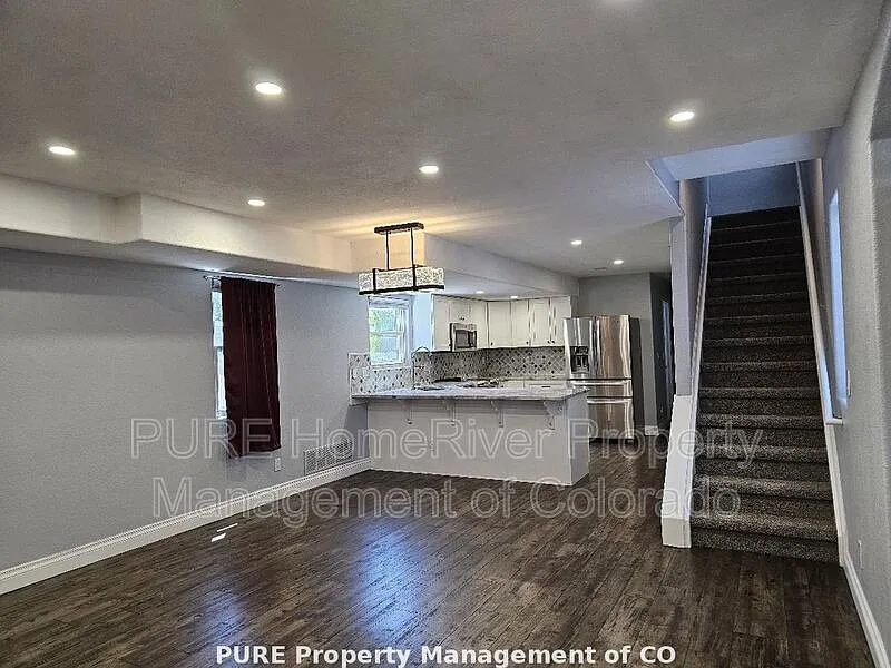 3 bed, 1.5 bath, 1281 sqft, $2,350 — Photo 2