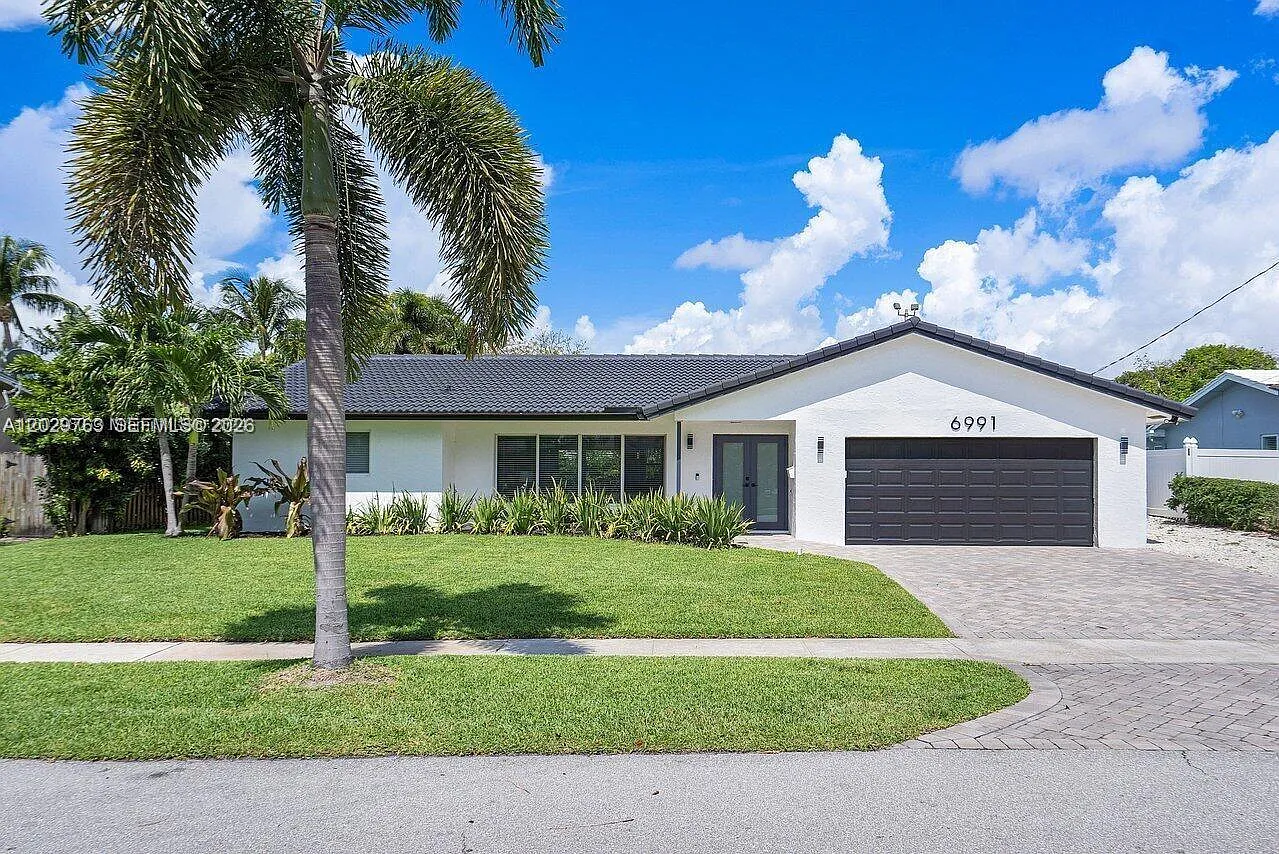 Boca Harbour 8th Sec — Photo 1