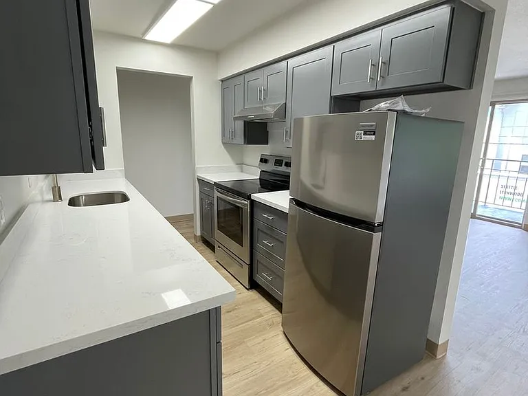 Franklin Apartments — Photo 8