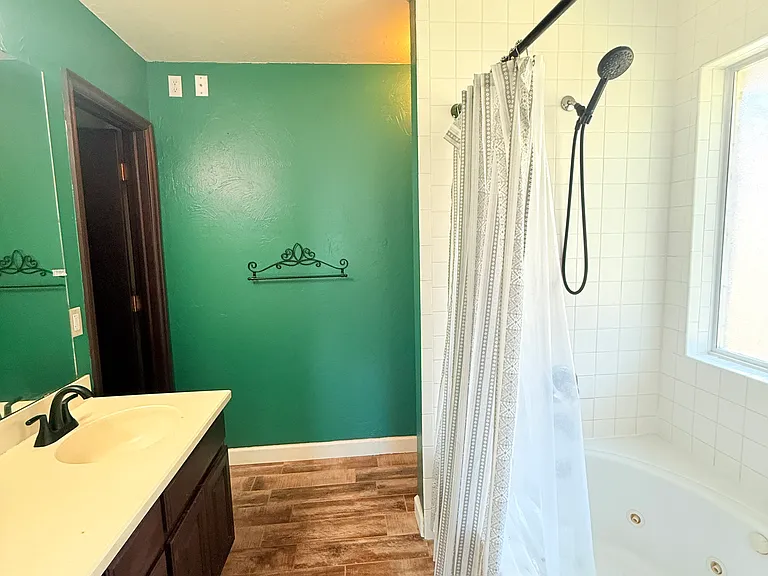 1801 Brittany Ln — Photo 28