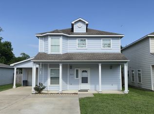 511 S 6th St, La Porte, TX 77571