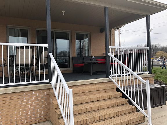 Porch/Deck facing the lake