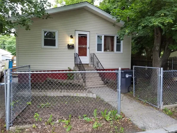 64 Ophelia St, Providence, RI 02909