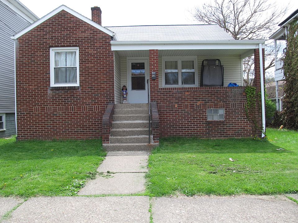 1st image of 206 N 7th St