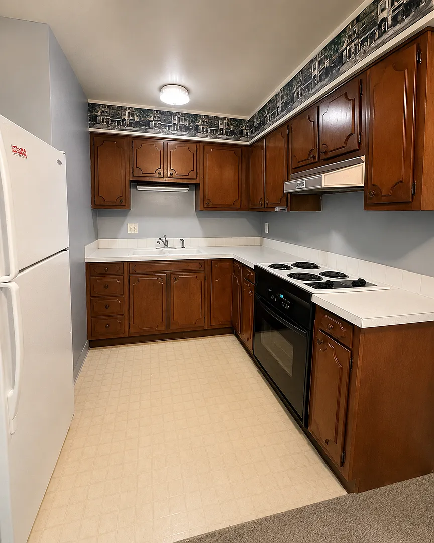 Beverly Manor 1736 — Photo 1