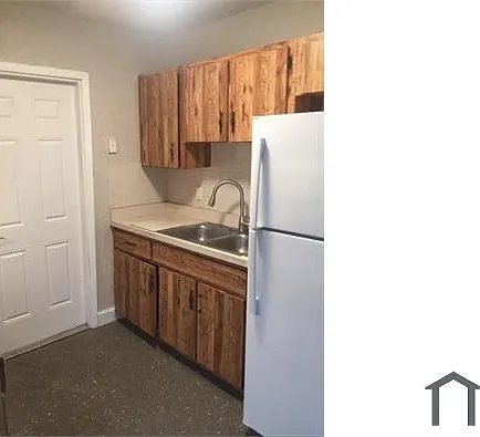 3 bed, 1140 sqft, $2,200 — Photo 4
