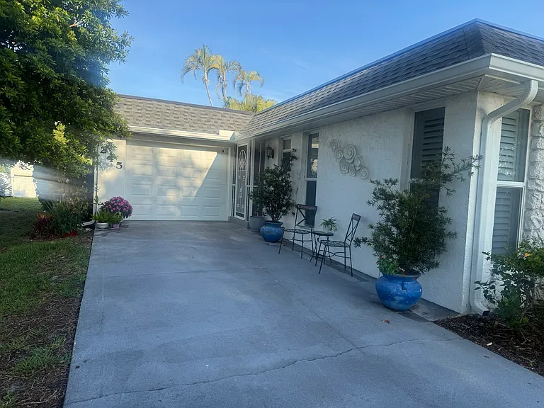 245 Lanchester Ct — Photo 4