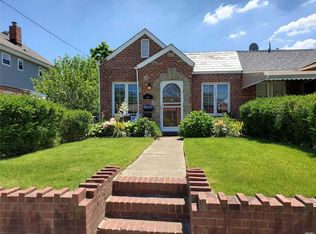 11613 224th St, Cambria Heights, NY 11411