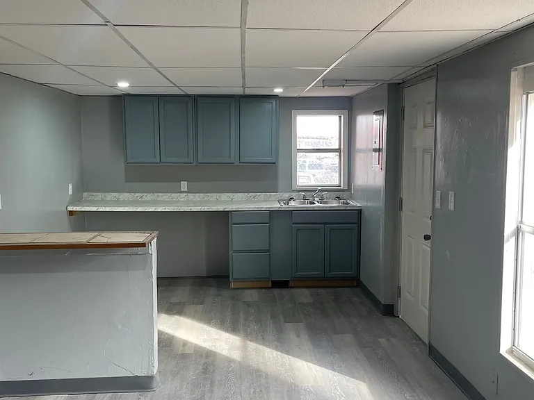 303 S Oak St #3 — Photo 2