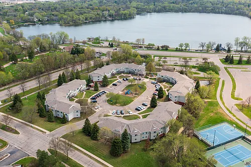 Lakeview Commons Photo 1