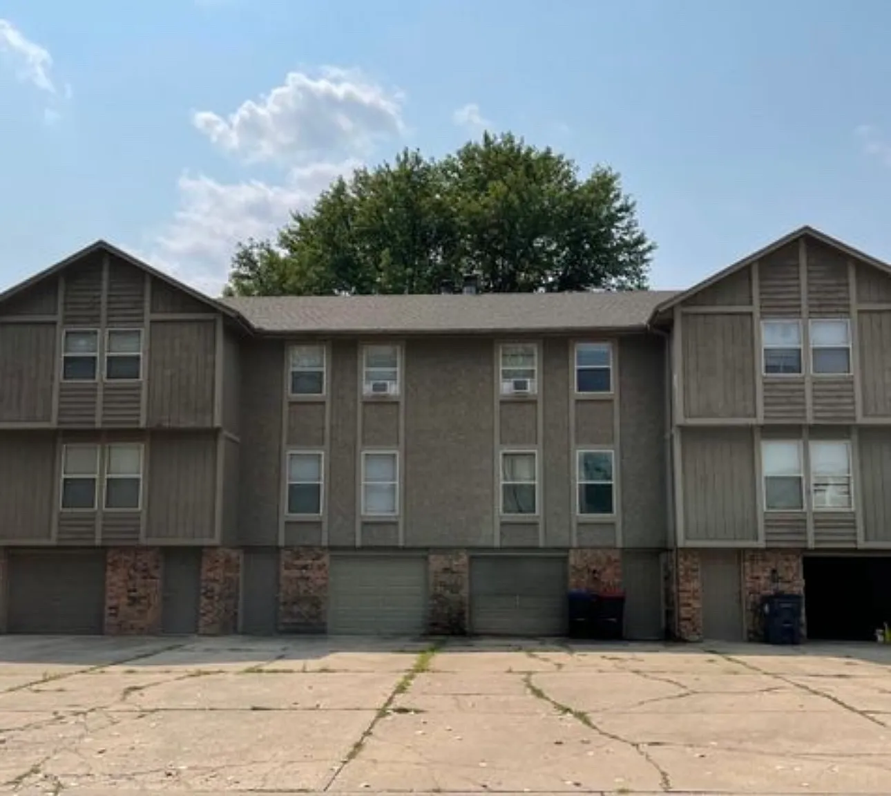2 bed, 1.5 bath, 1053 sqft, $1,150 — Photo 1