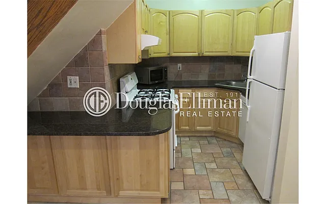 Rented by Douglas Elliman | media 25