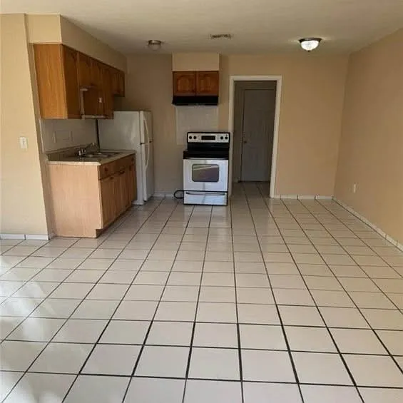 273 Hubbard Ave #208 — Photo 8