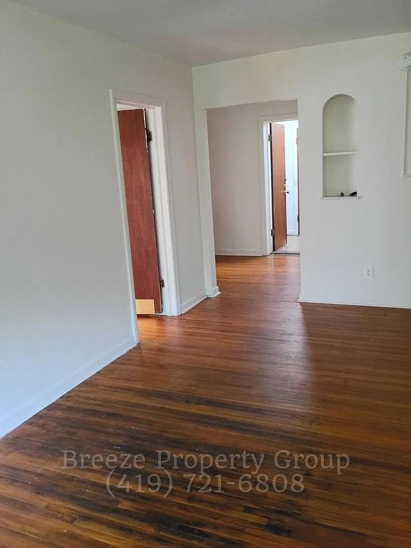 Perth Place Apts (2435) — Photo 1