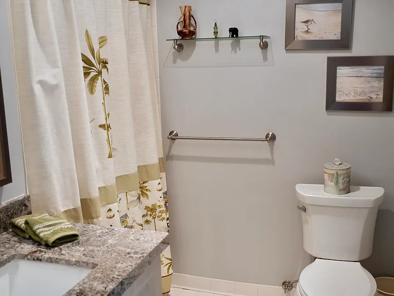 13817 Royal Palm Ct #B — Photo 14