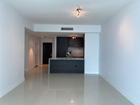 2nd image of 900 Biscayne Blvd APT 3710-1