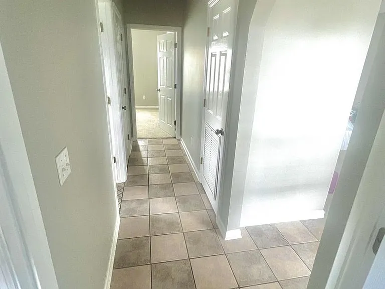 111 Remington Dr — Photo 15