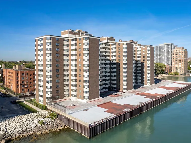 7337 S South Shore Dr #1007 — Photo 2