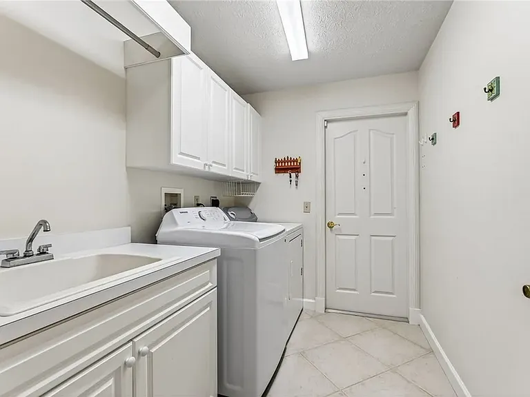 3210 Bent Pine Dr — Photo 17