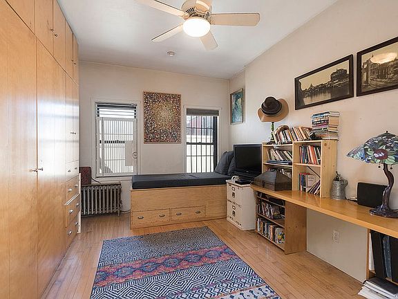 3rd image of 172 Delancey St APT 6B