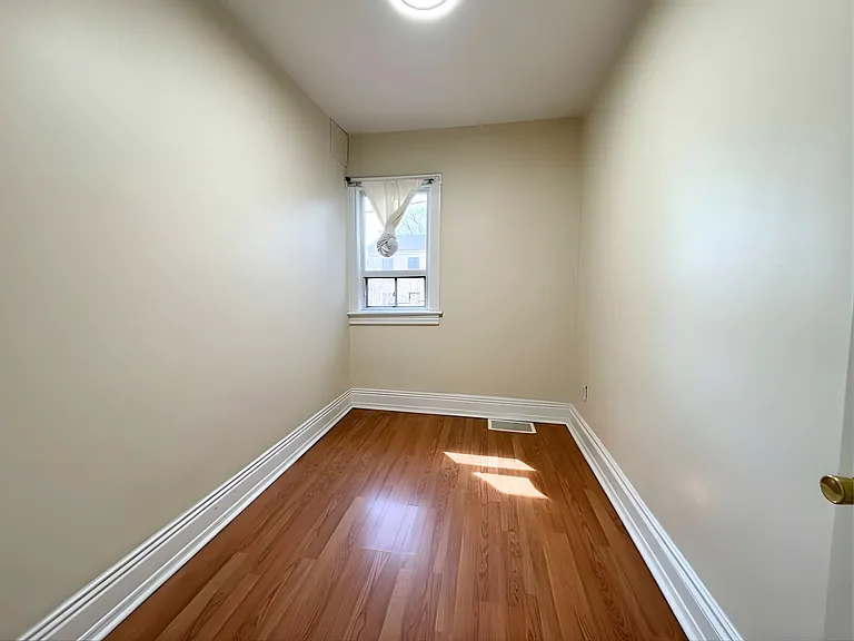44 Spring St — Photo 13