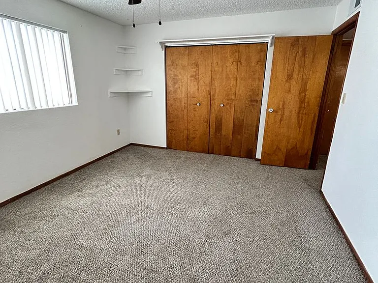 2401 Cosnina Dr — Photo 18