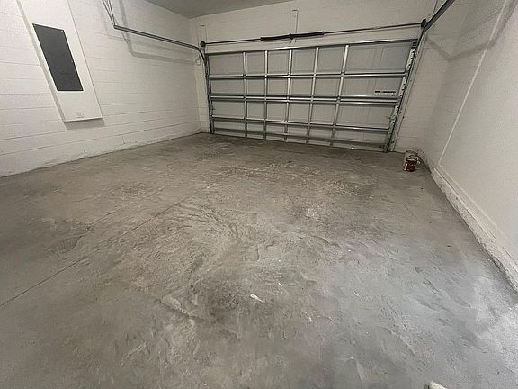 3rd image of 2880 Poppy Ave