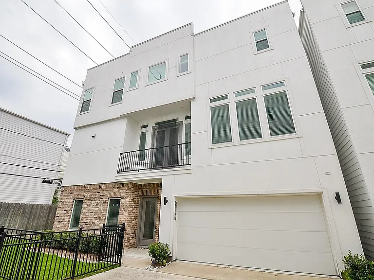 5903 Val Verde St #D — Photo 4