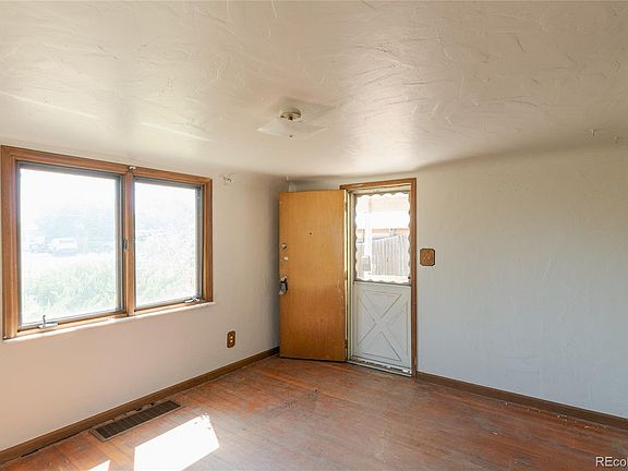 5th image of 935 S Lowell Boulevard