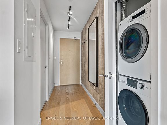 4th image of 224 Lyon St N #1303