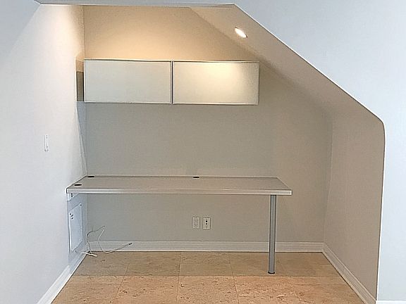 5th image of 866 Hilldale Ave APT 03