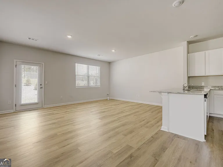 5980 Skylar Dr — Photo 5