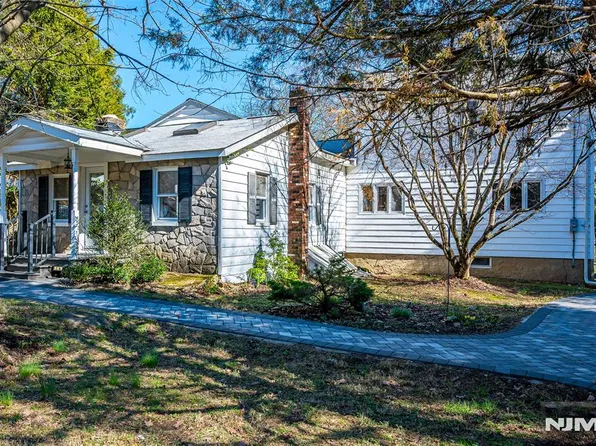 16 Sky Top Road, Lebanon Twp, NJ 07865